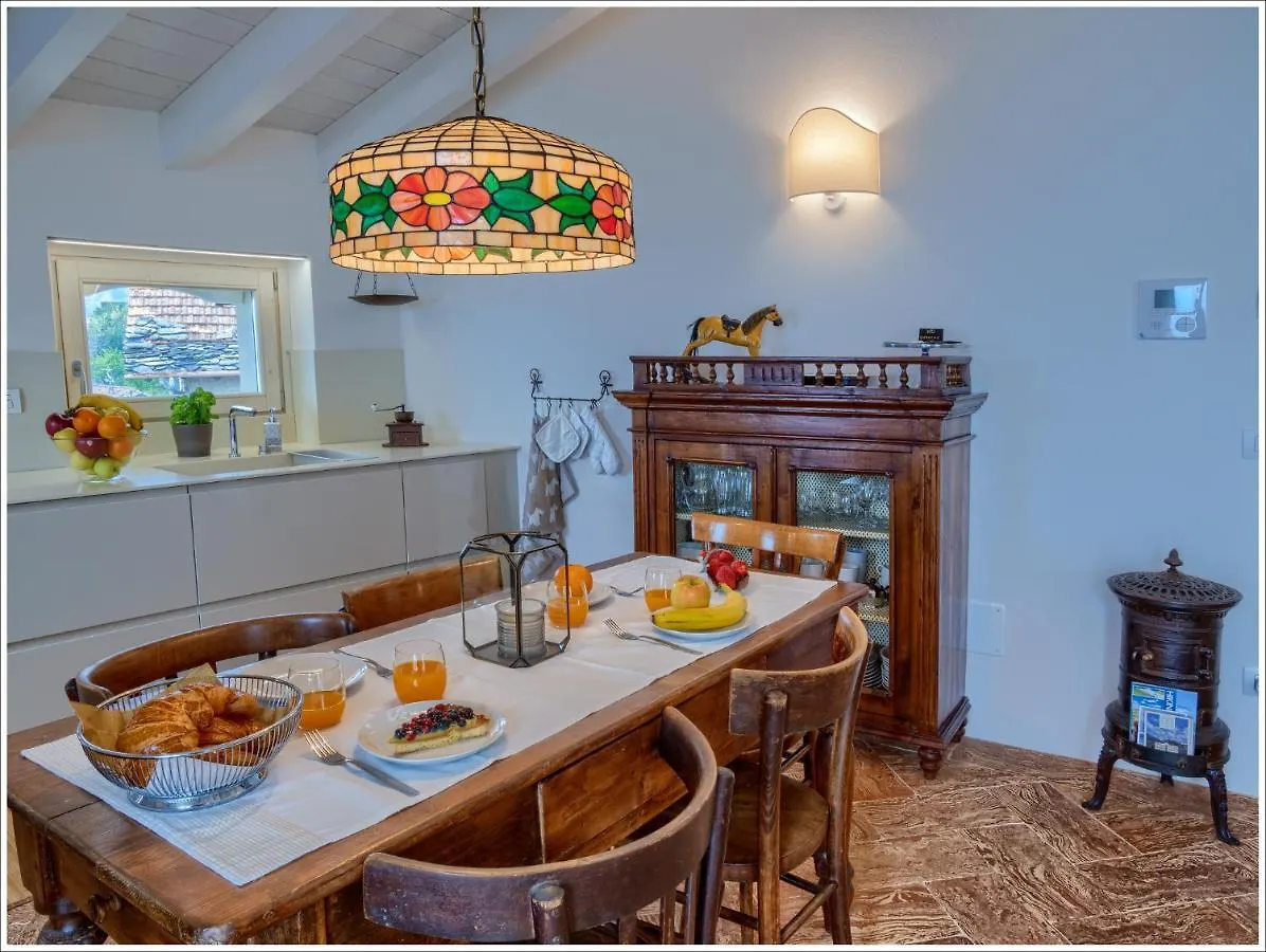 Villa Aquarius - Larihome A08 Vercana 0*,  Italie